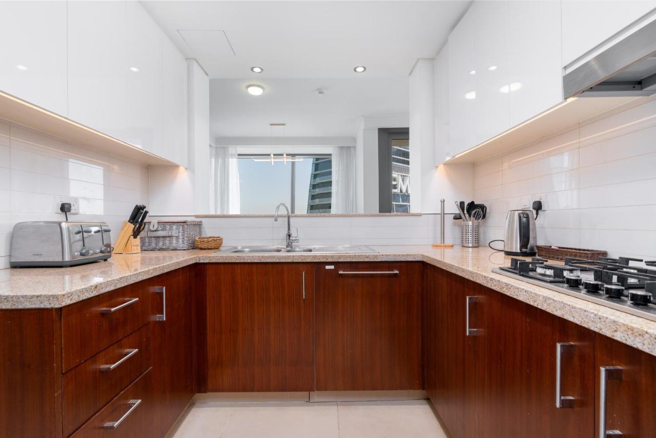Ferienwohnung Vacay Lettings - Burj Vista High Floor Burj Khalifa & Fountain View Dubai Exterior foto