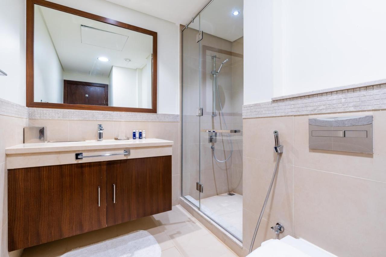 Ferienwohnung Vacay Lettings - Burj Vista High Floor Burj Khalifa & Fountain View Dubai Exterior foto